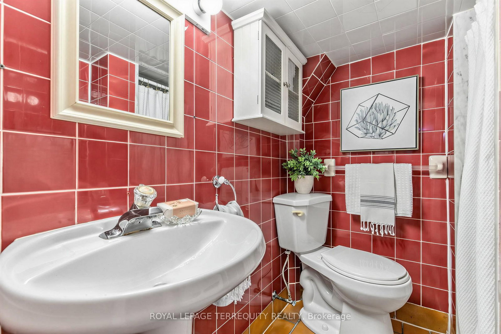 211 Blackthorn Avenue • Toronto, ON photo 23