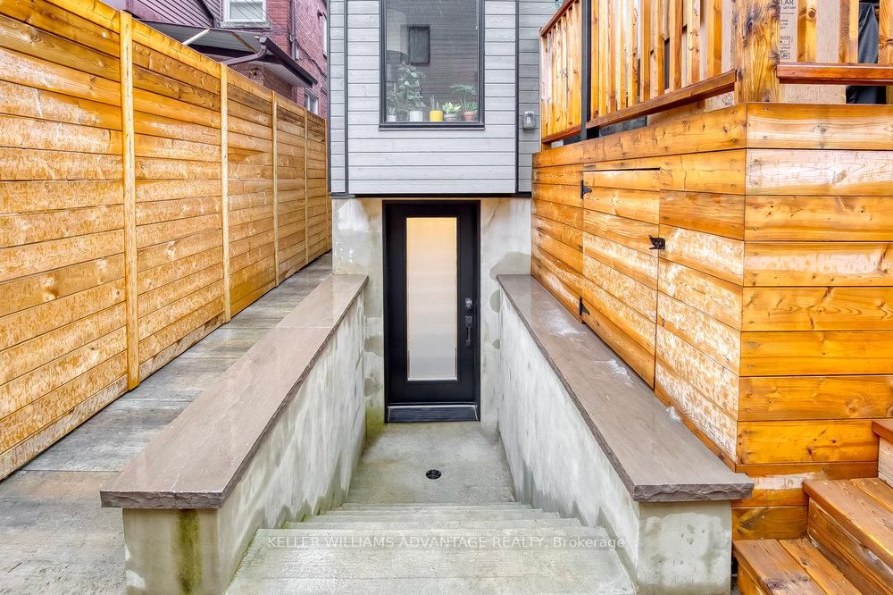Lower - 325 Perth Avenue, Toronto 4