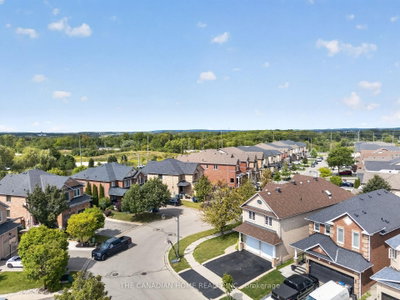 63 Humbershed Crescent • Caledon, ON photo 5
