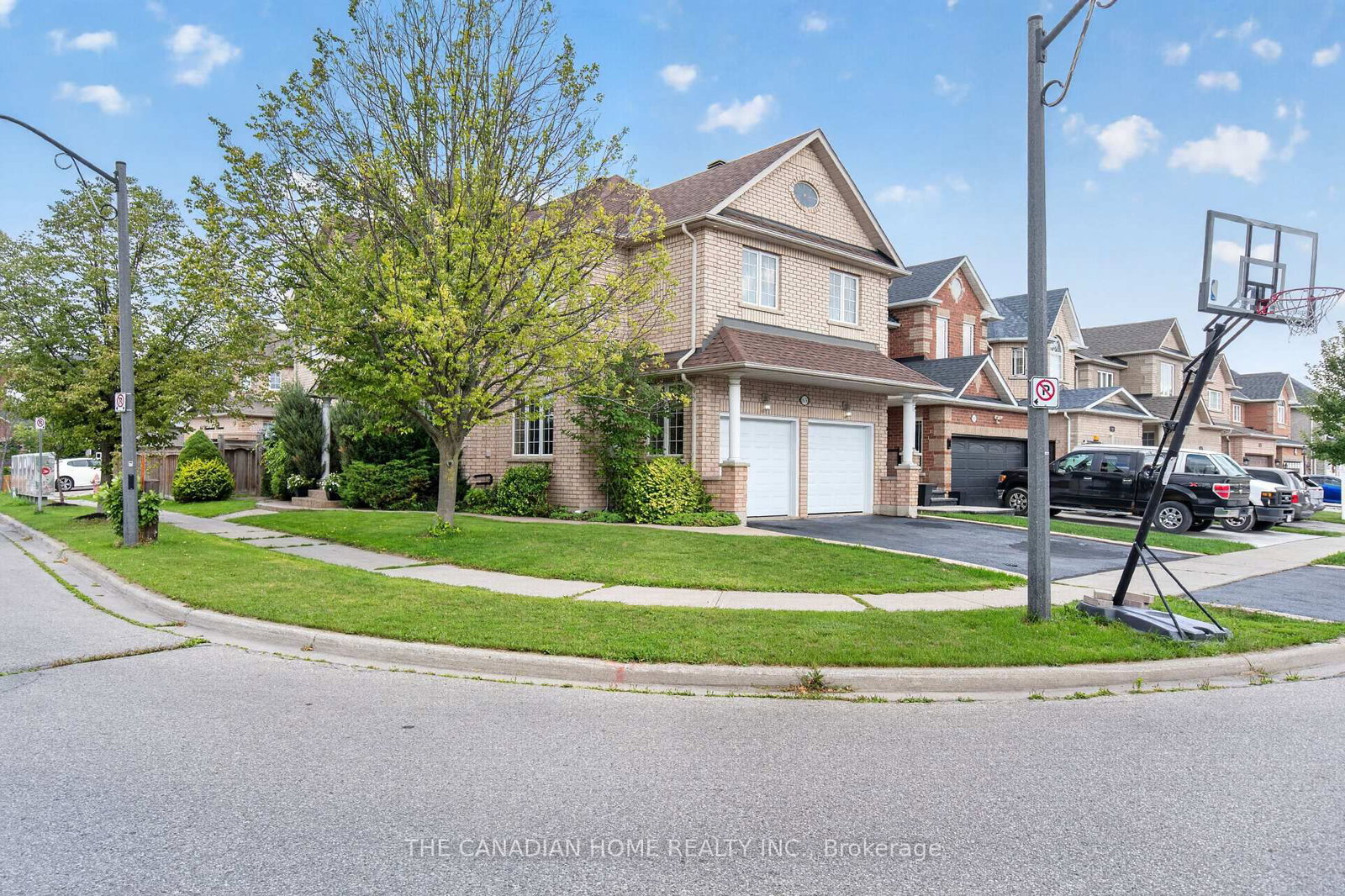 Detached House for sale at 63 Humbershed Crescent, Caledon, Ontario, L7E 2X4 - Bolton West - MLS: W13755100