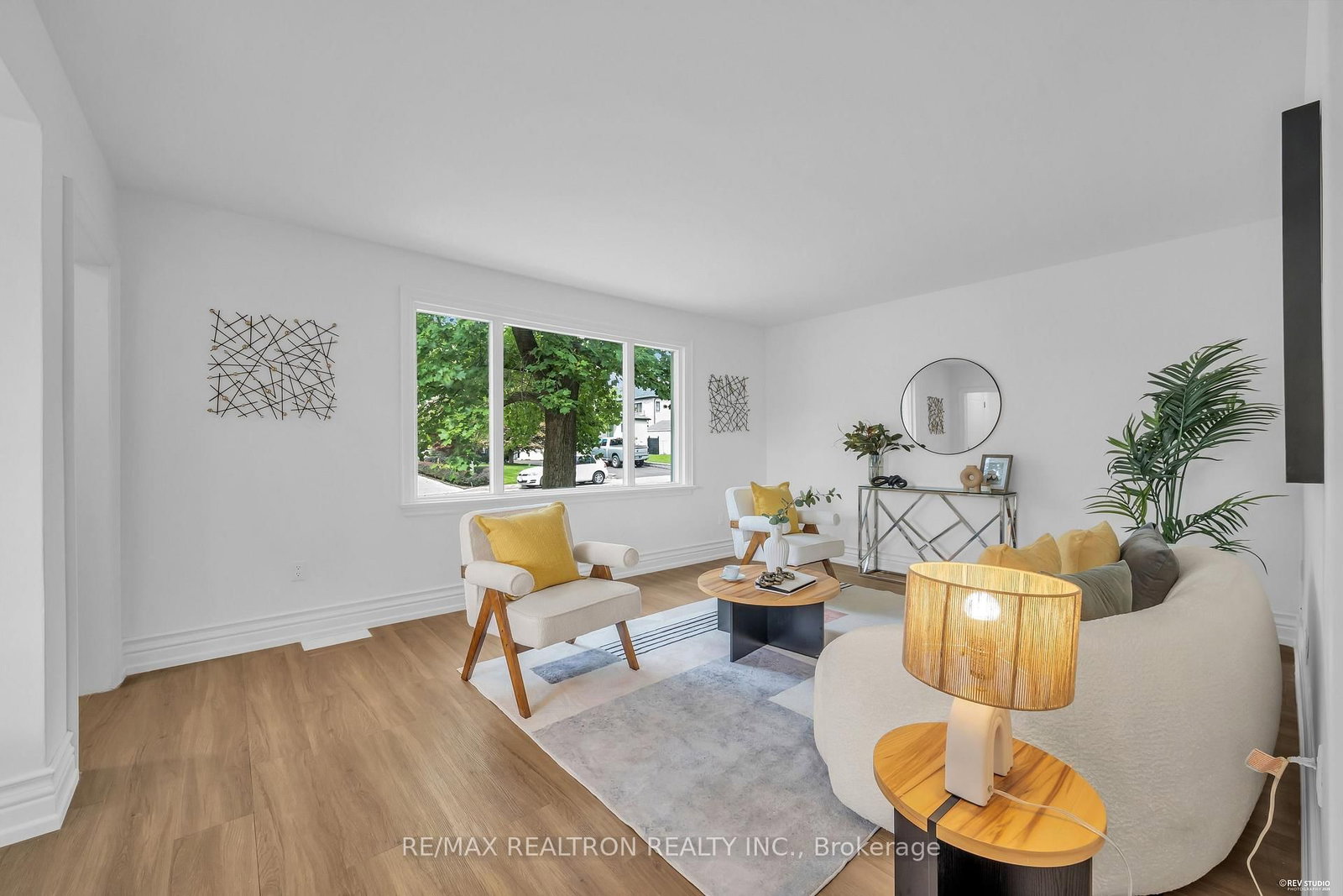 11 Harrow Drive • Toronto, ON photo 6