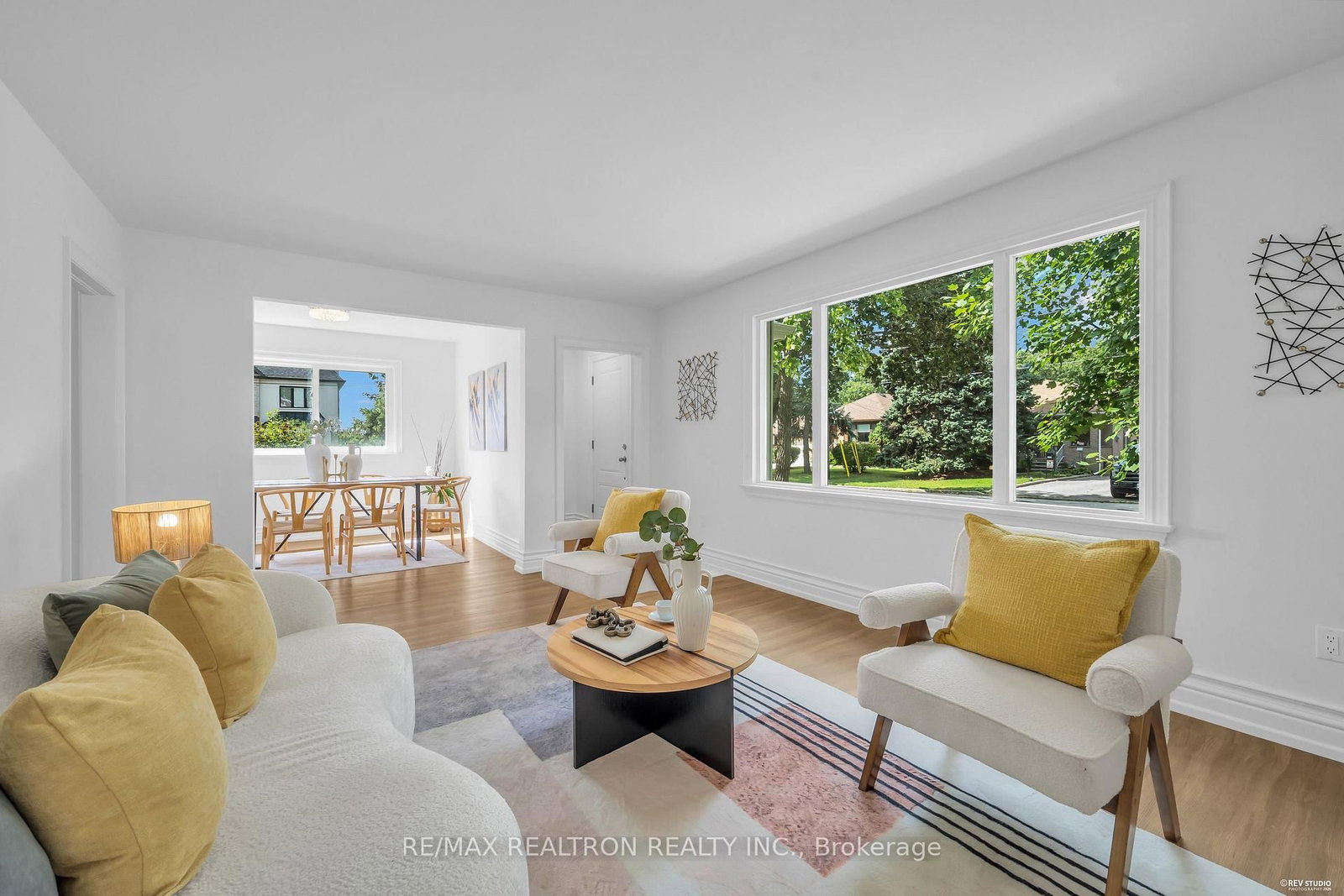 11 Harrow Drive • Toronto, ON photo 8