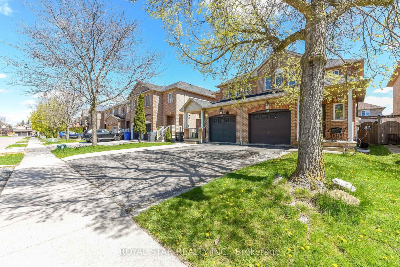 33 Coppermill Drive • Brampton, ON photo 3