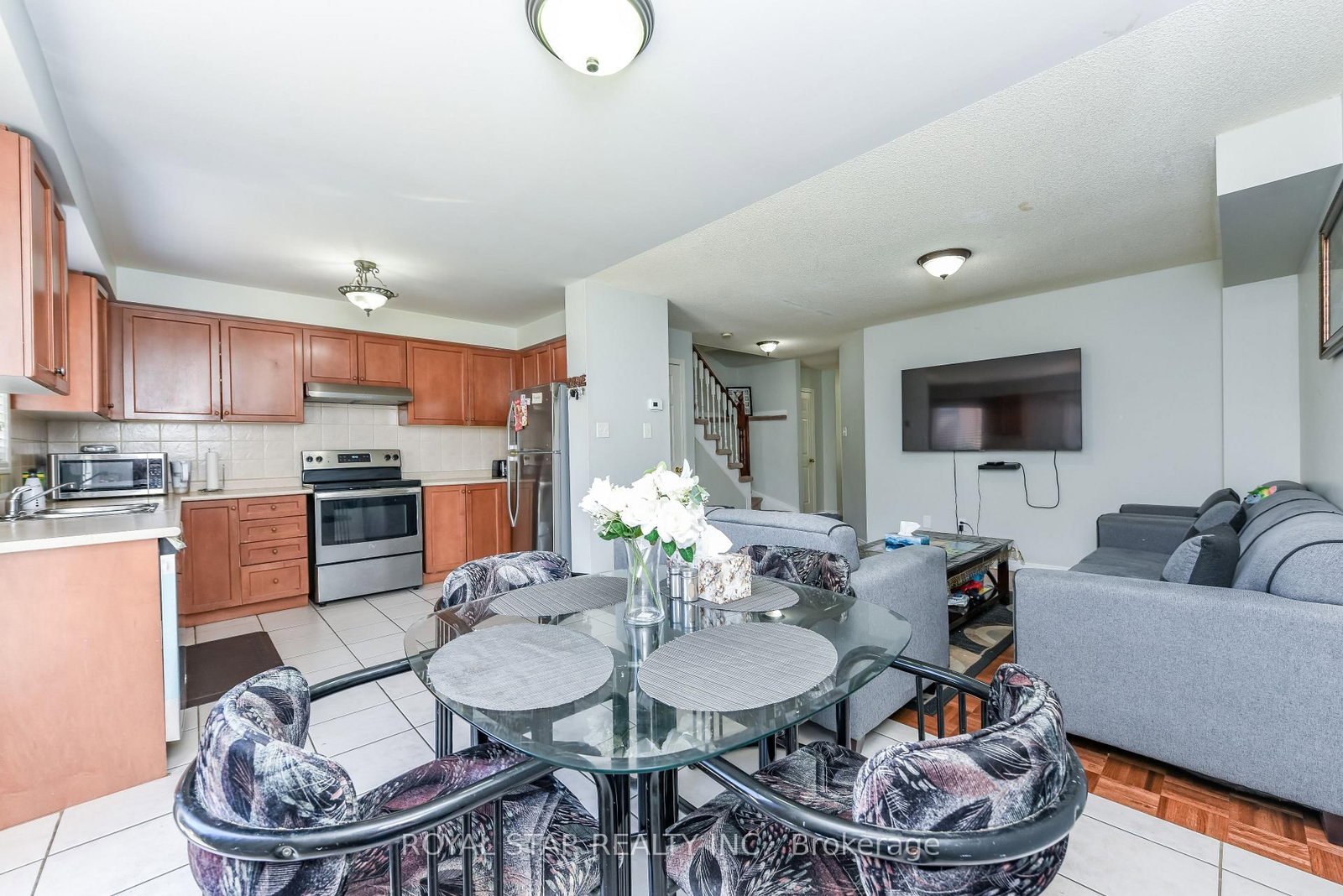 33 Coppermill Drive • Brampton, ON photo 9