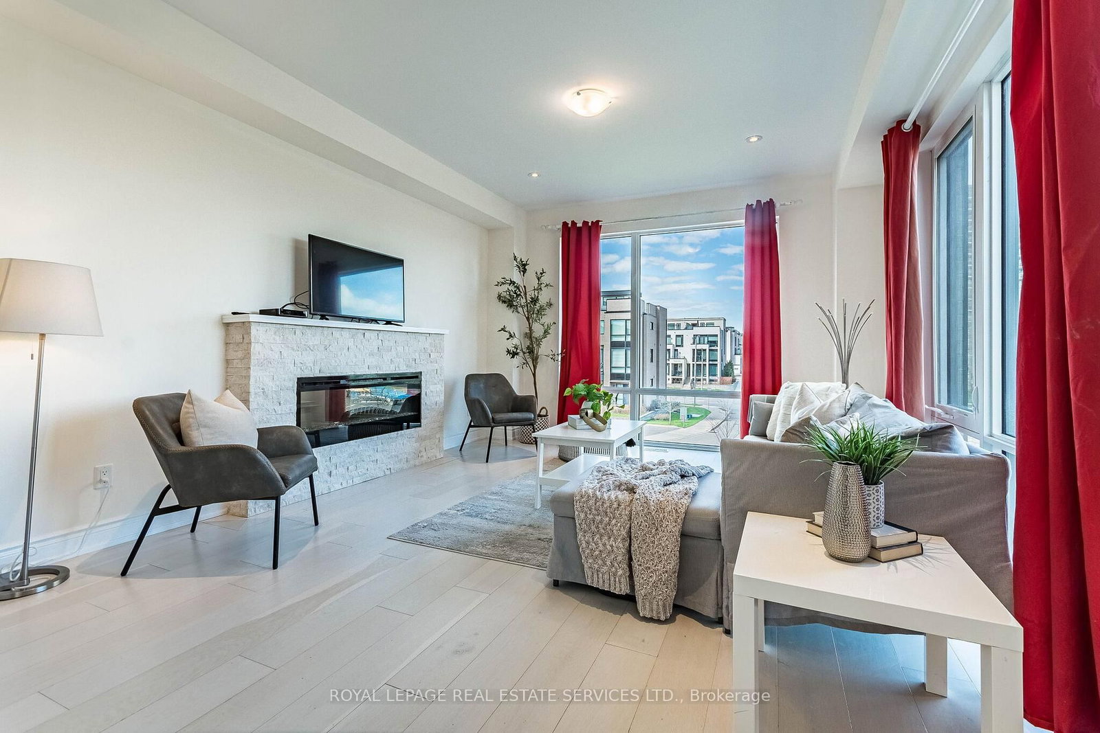 82 Pony Farm Drive • Toronto, ON photo 4
