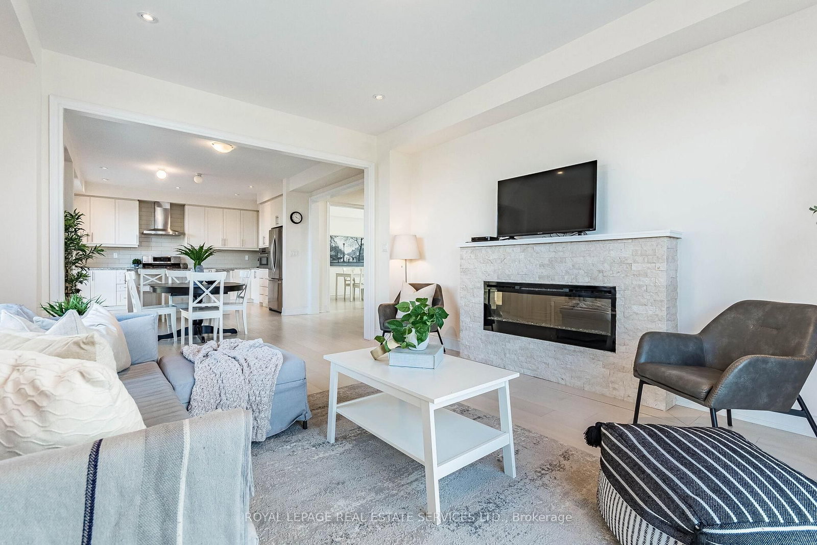 82 Pony Farm Drive • Toronto, ON photo 5