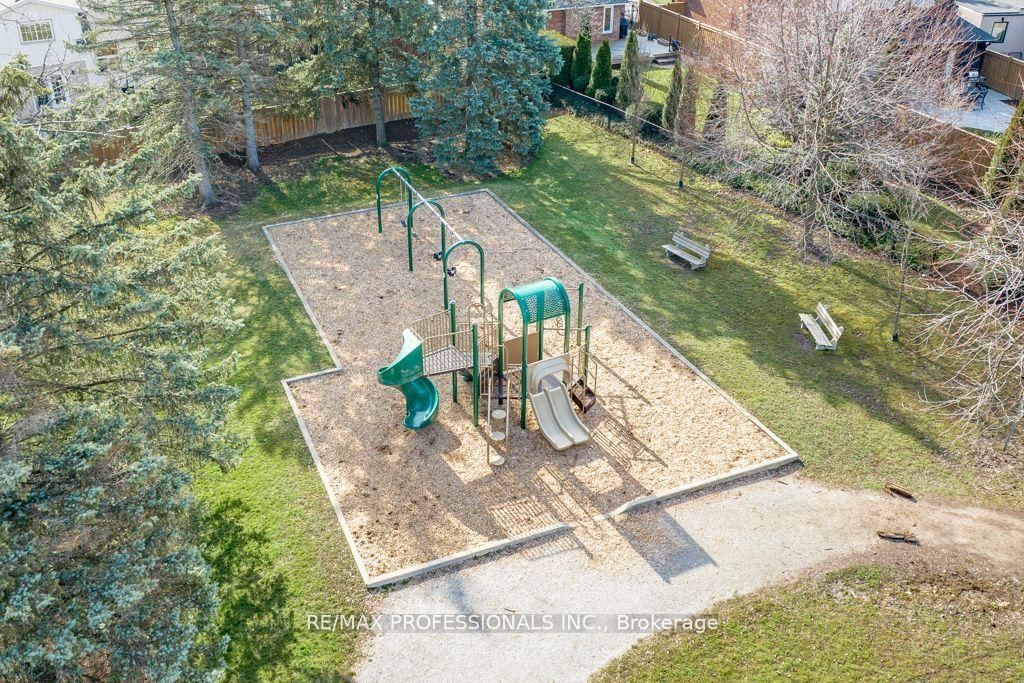 3125 Riverview Street • Oakville, ON photo 38