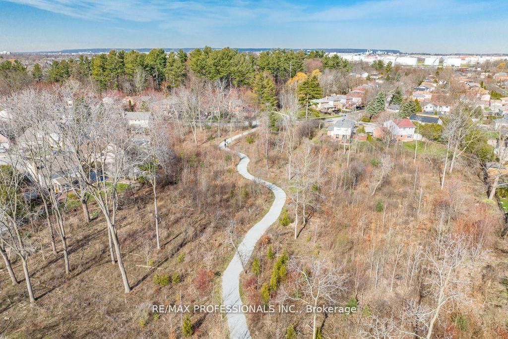 3125 Riverview Street • Oakville, ON photo 39