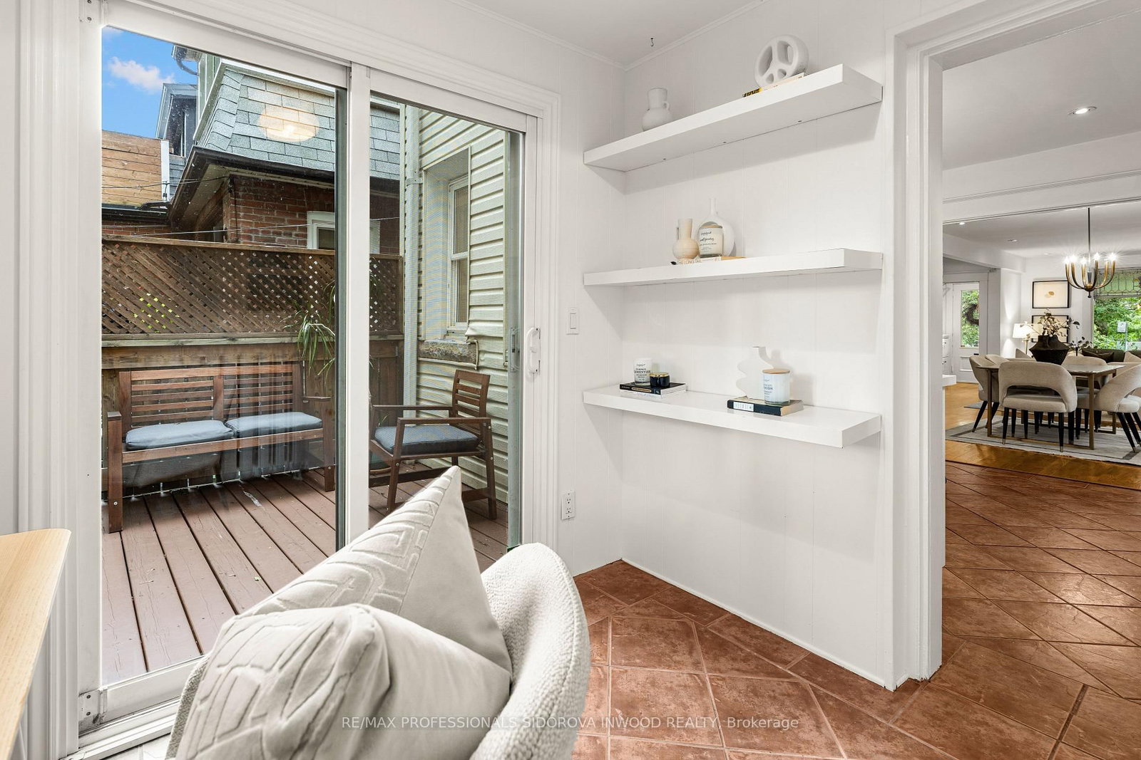 162 Oakmount Road • Toronto, ON photo 10
