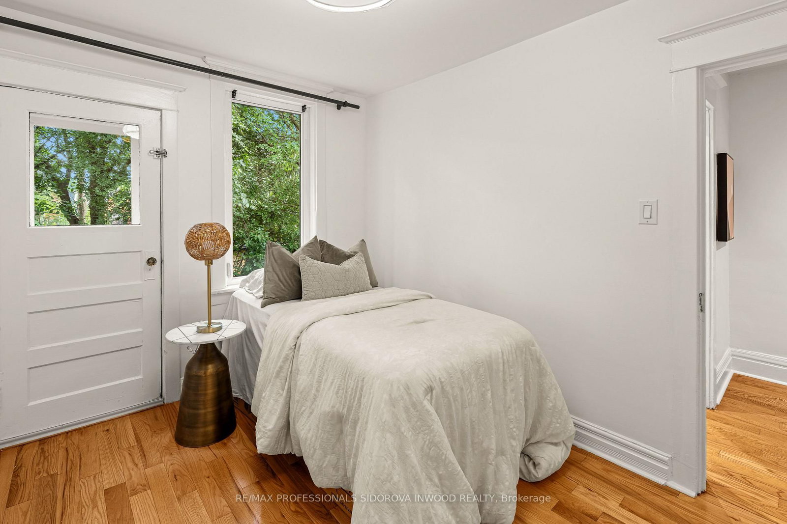 162 Oakmount Road • Toronto, ON photo 17