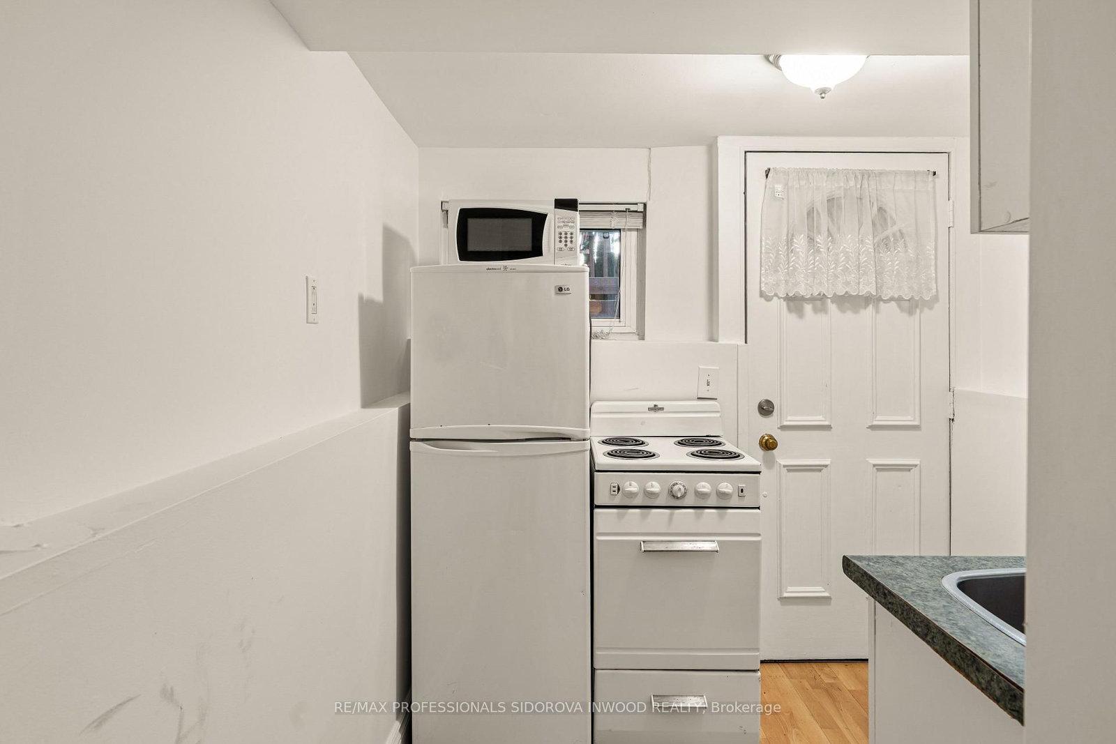 162 Oakmount Road • Toronto, ON photo 22
