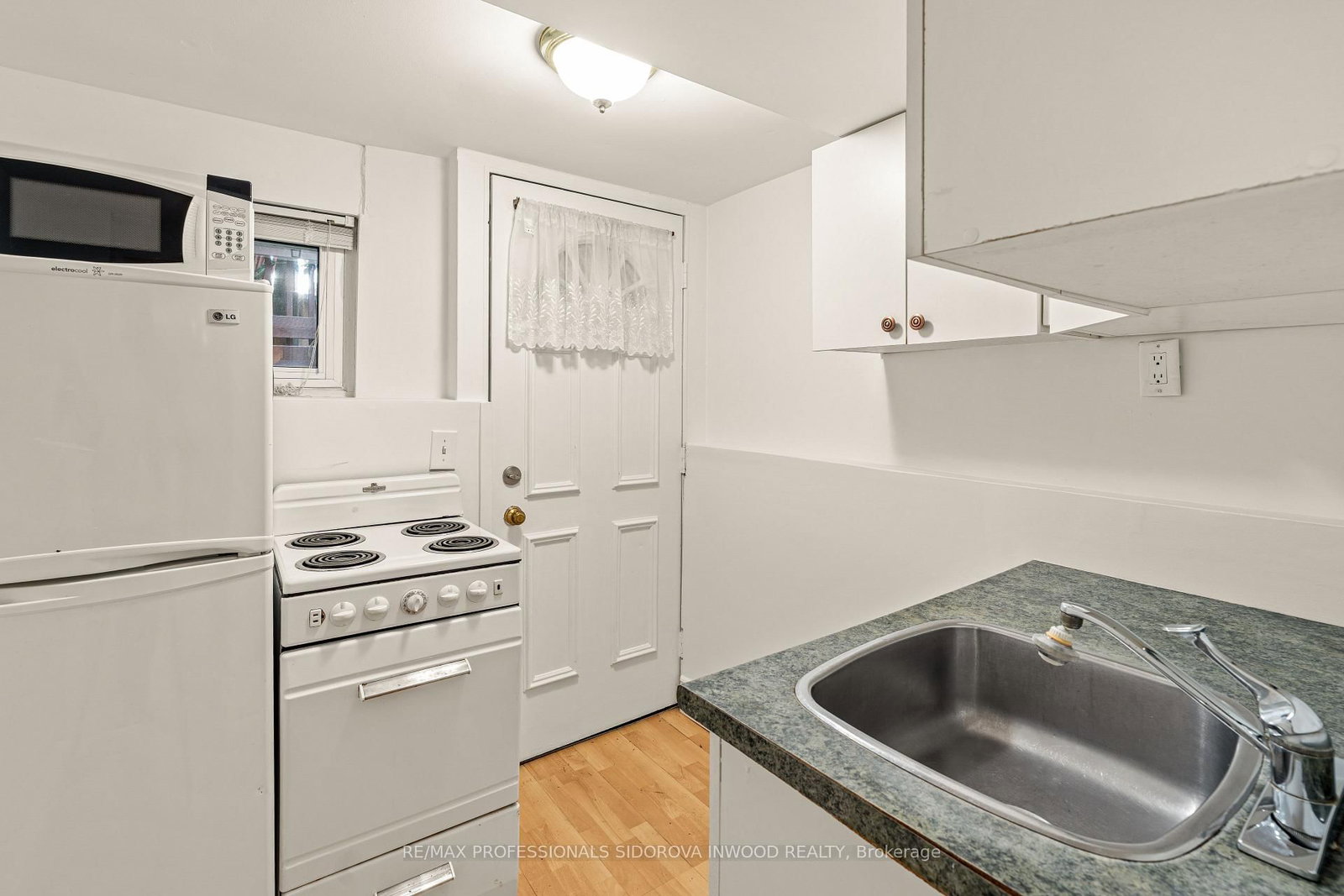 162 Oakmount Road • Toronto, ON photo 23