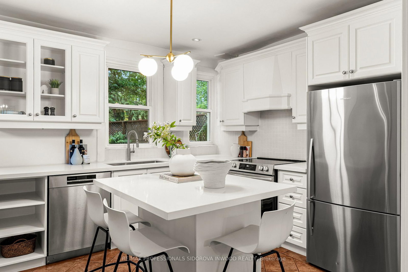 162 Oakmount Road • Toronto, ON photo 8