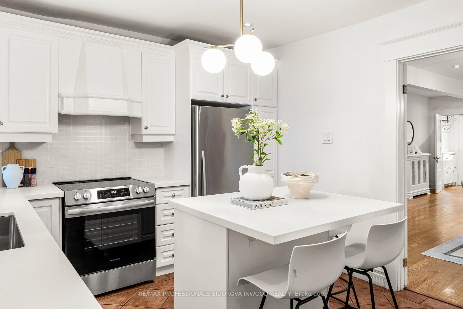 162 Oakmount Road • Toronto, ON photo 9