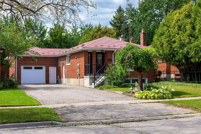 1360 Lewisham Drive • Mississauga, ON photo 2