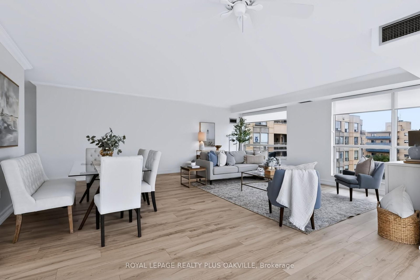 2511 Lakeshore Road W • #712 • Oakville, ON photo 18