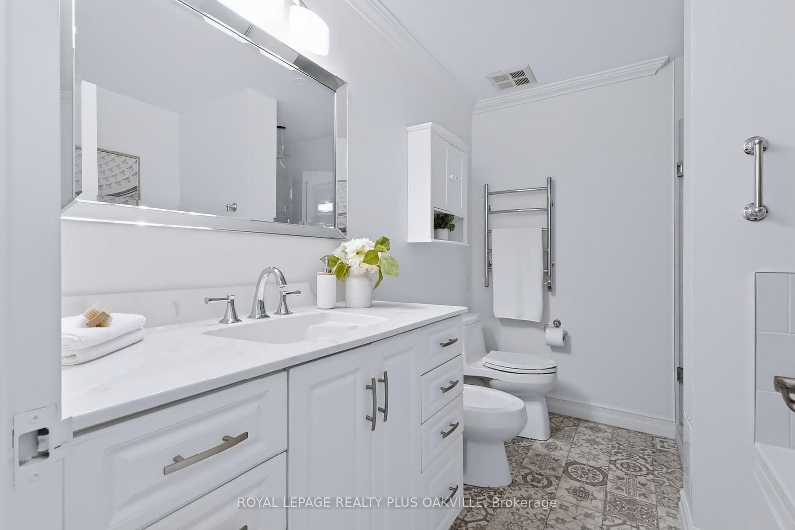 2511 Lakeshore Road W • #712 • Oakville, ON photo 26