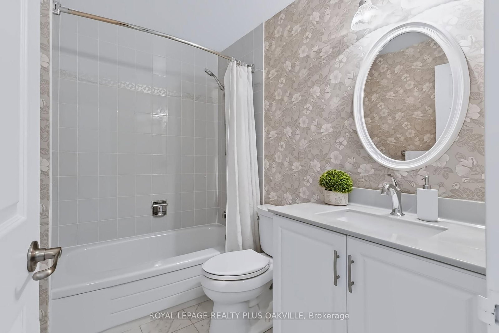 2511 Lakeshore Road W • #712 • Oakville, ON photo 29