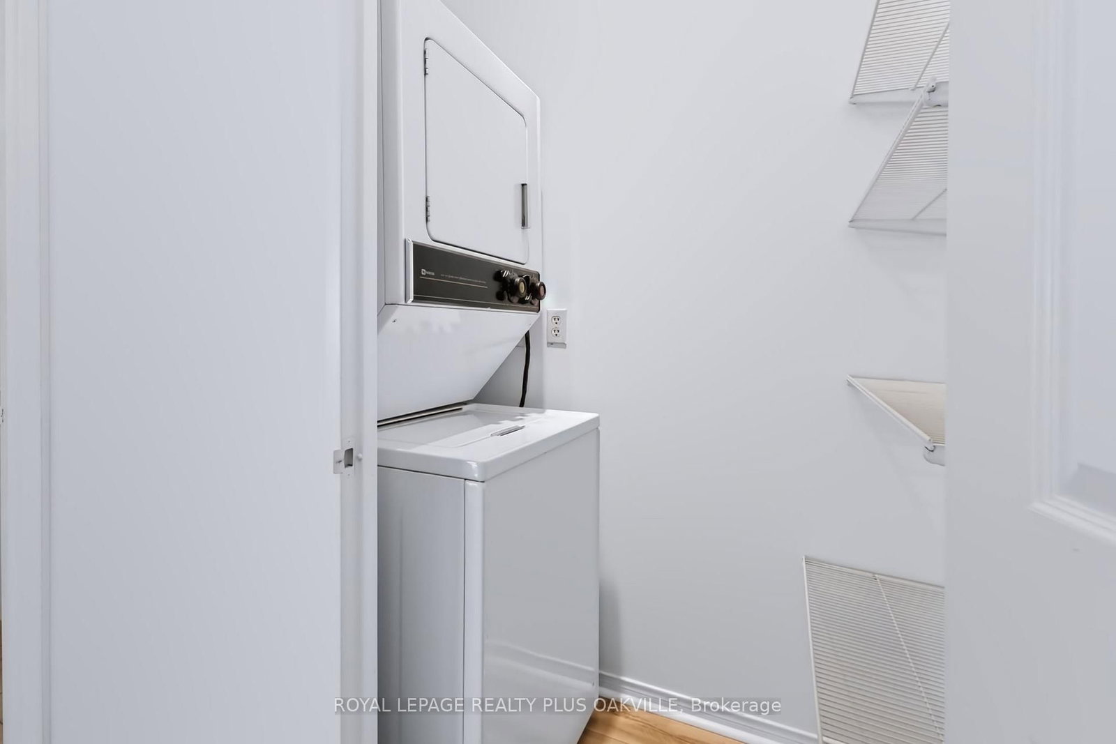 2511 Lakeshore Road W • #712 • Oakville, ON photo 30