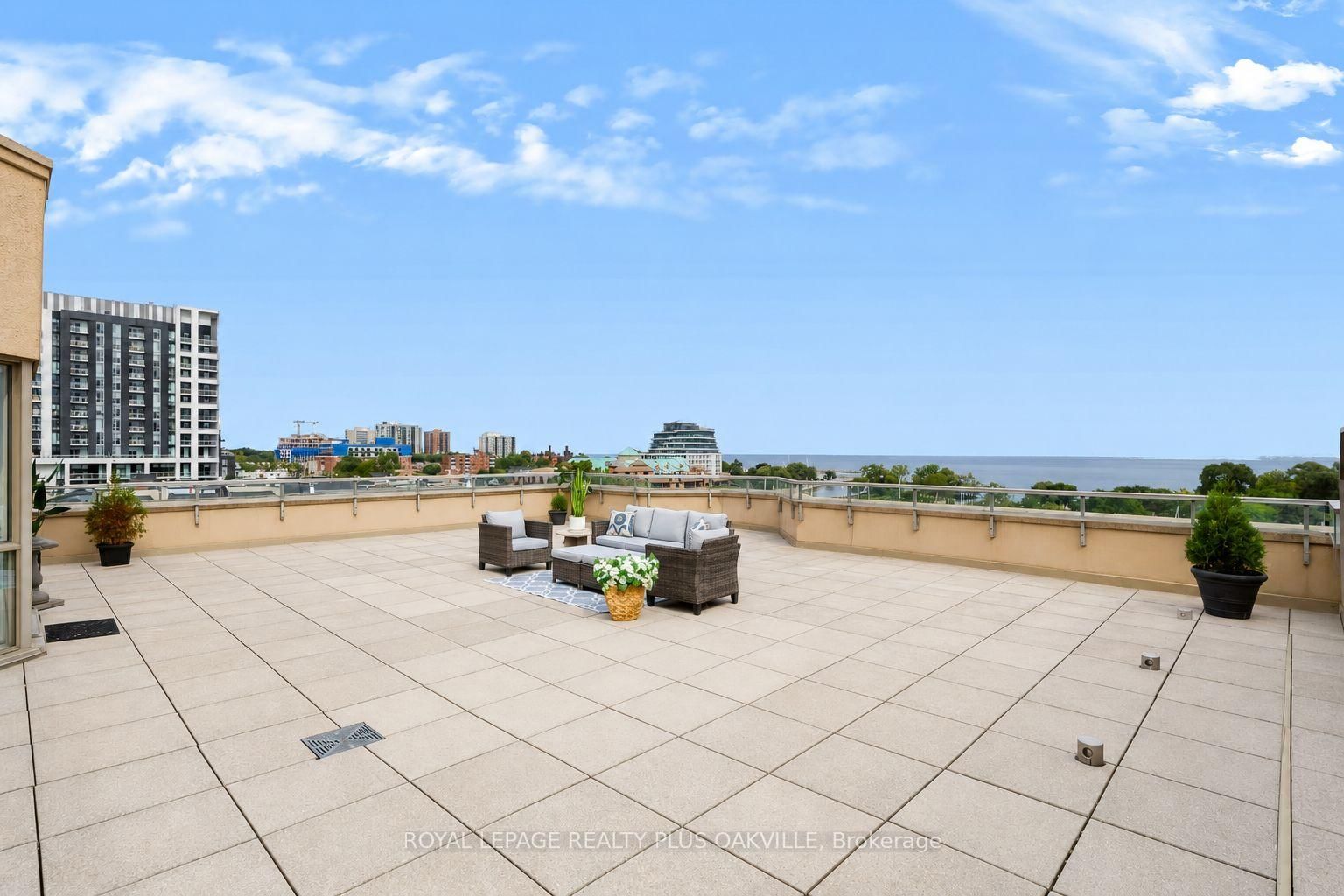 2511 Lakeshore Road W • #712 • Oakville, ON photo 32