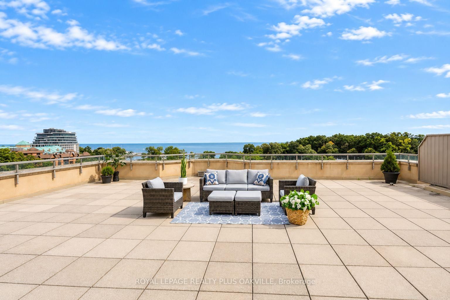 2511 Lakeshore Road W • #712 • Oakville, ON photo 34