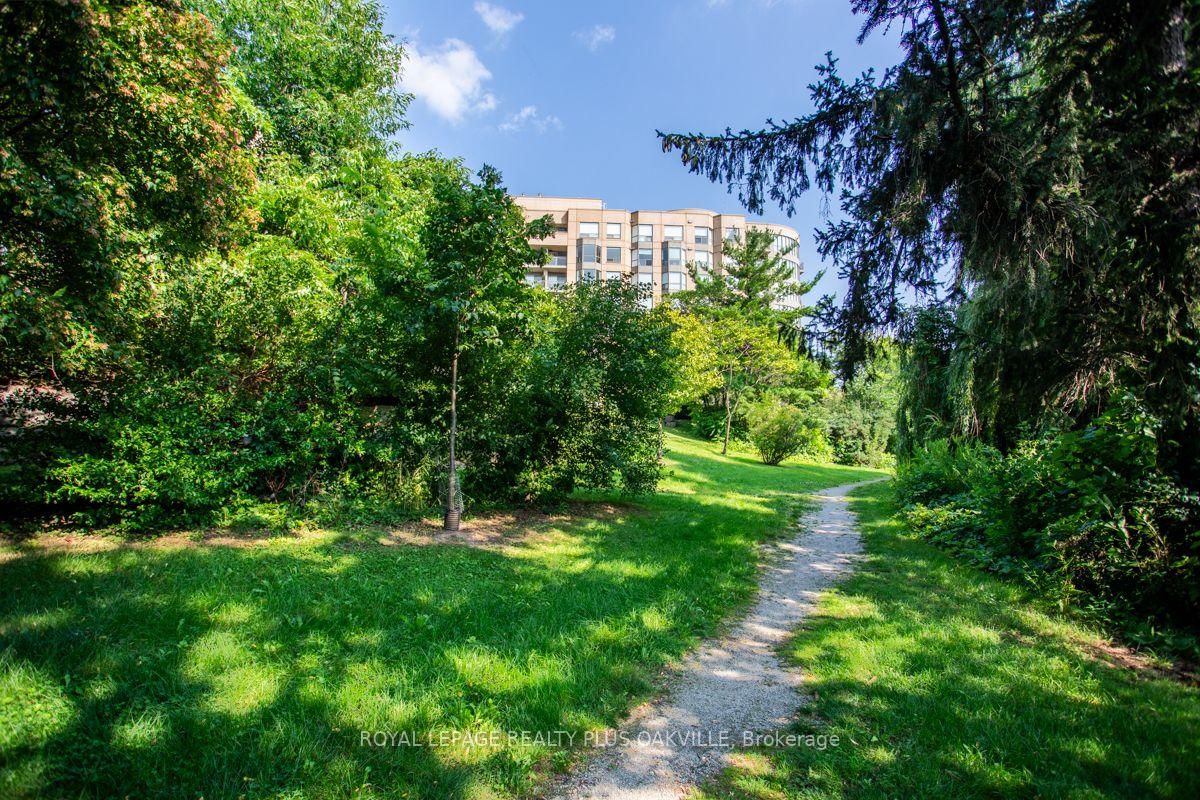 2511 Lakeshore Road W • #712 • Oakville, ON photo 48