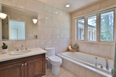 1066 Stockwell Mississauga,ON L5H 1B4 — Photo 17