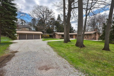 1066 Stockwell Avenue • Mississauga, ON photo 2