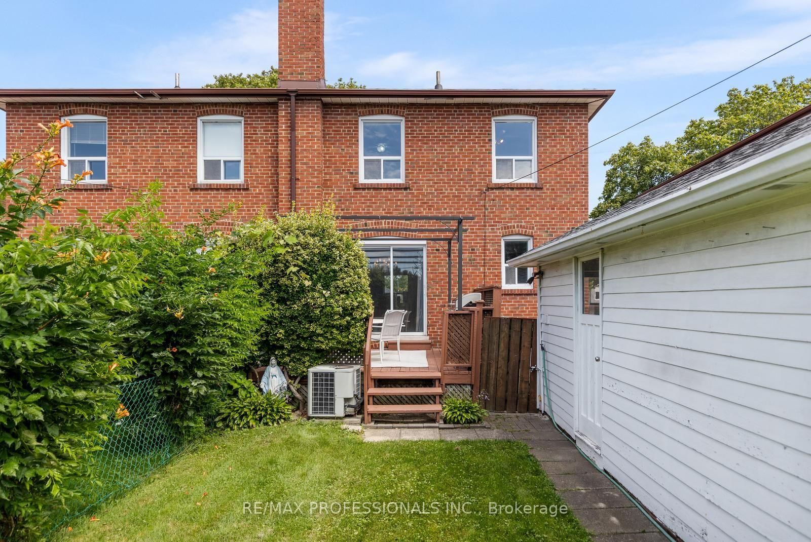 122 Treeview Drive • Toronto, ON photo 26