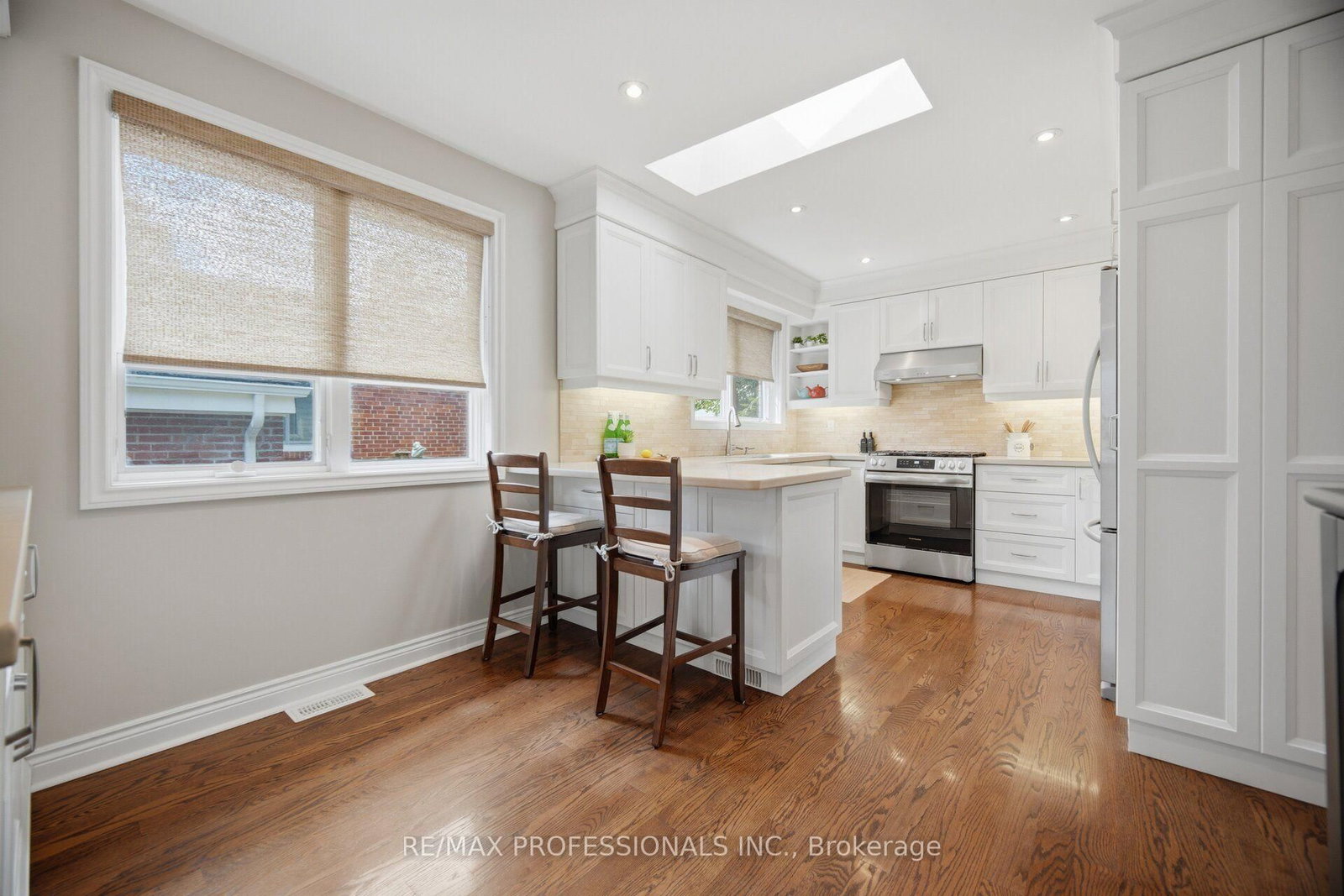 8 Beaverbrook Avenue • Toronto, ON photo 10