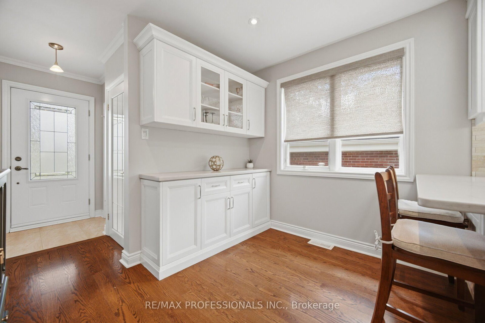 8 Beaverbrook Avenue • Toronto, ON photo 16
