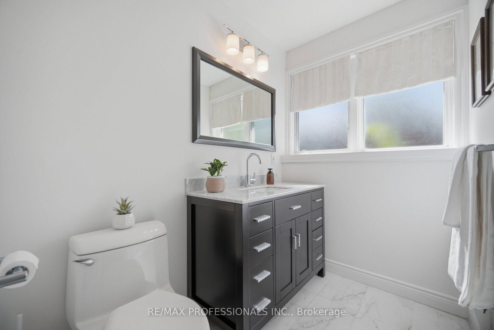 8 Beaverbrook Avenue • Toronto, ON photo 22