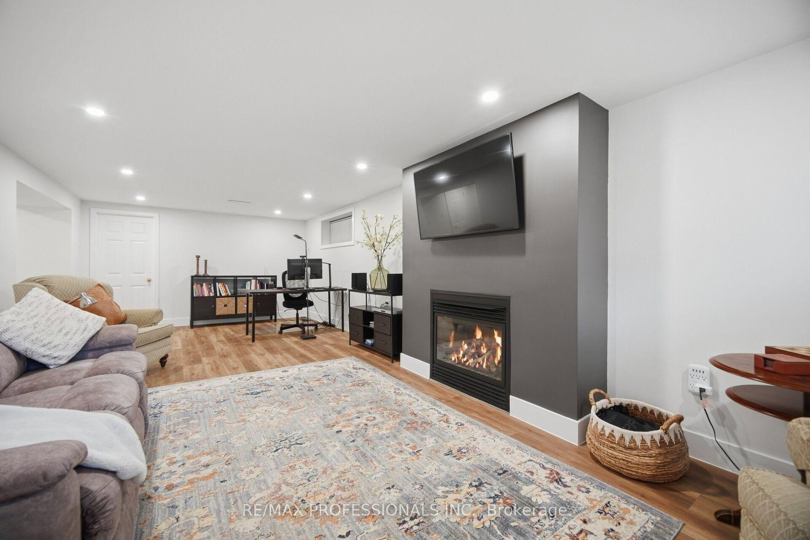 8 Beaverbrook Avenue • Toronto, ON photo 26