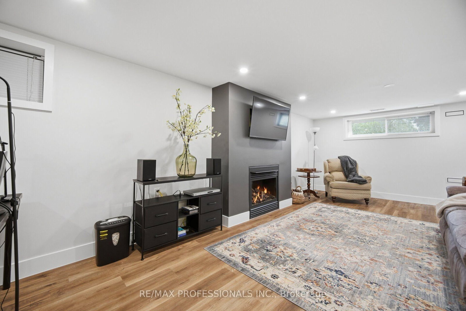 8 Beaverbrook Avenue • Toronto, ON photo 27