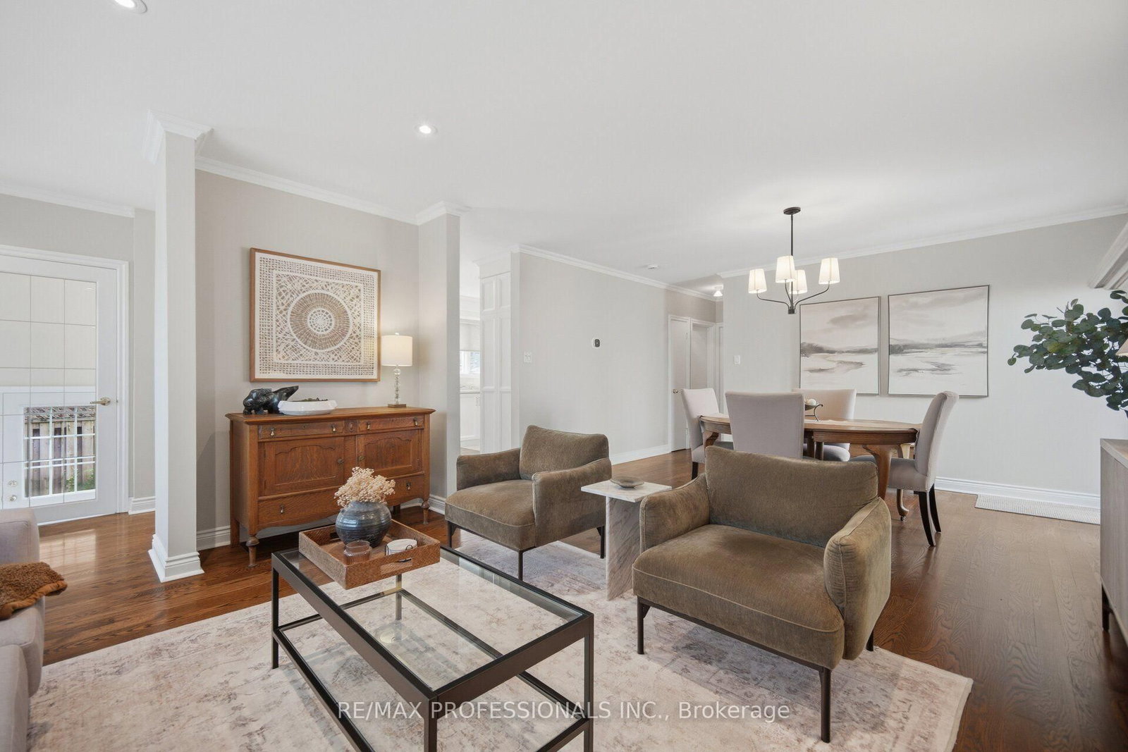 8 Beaverbrook Avenue • Toronto, ON photo 5