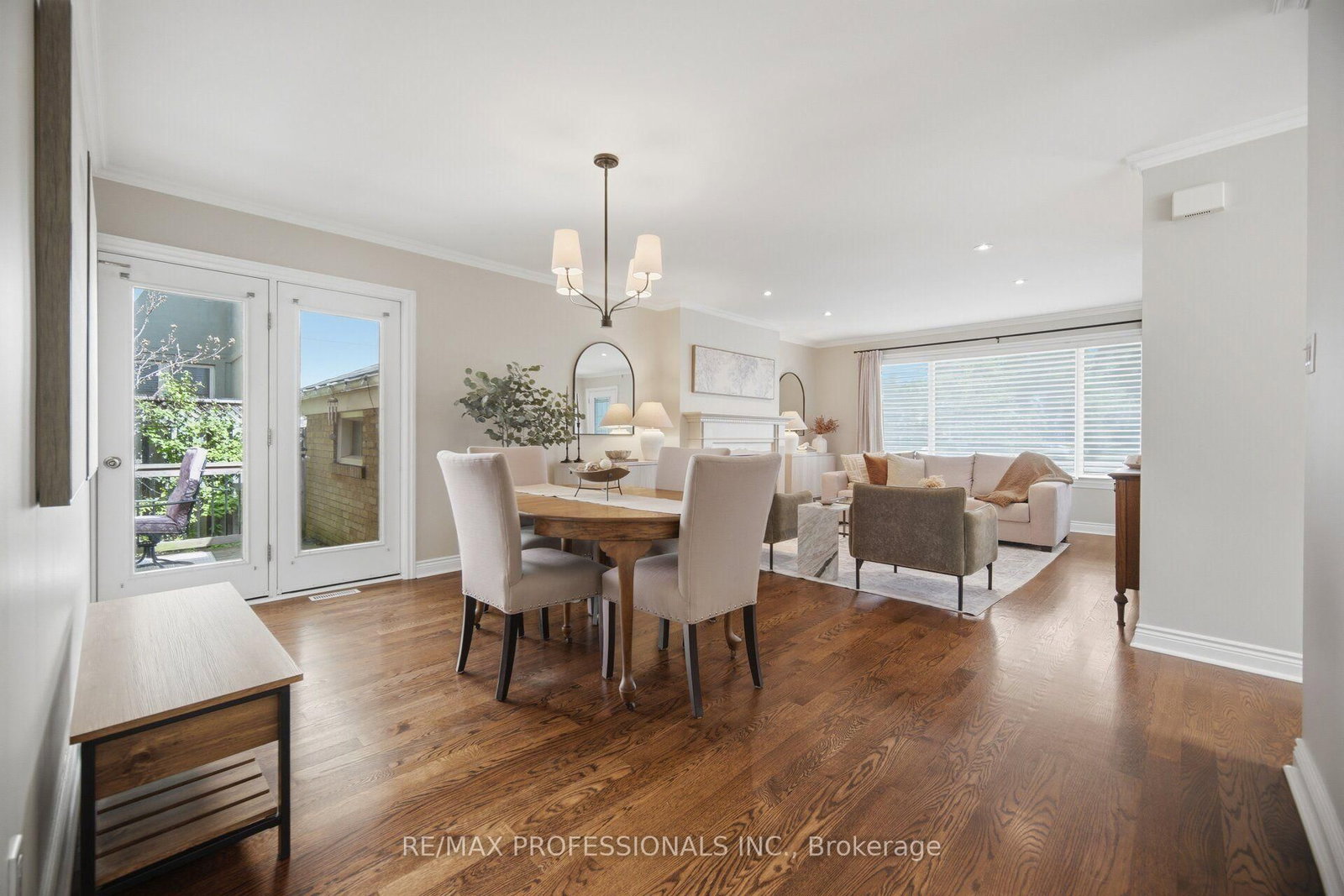 8 Beaverbrook Avenue • Toronto, ON photo 8