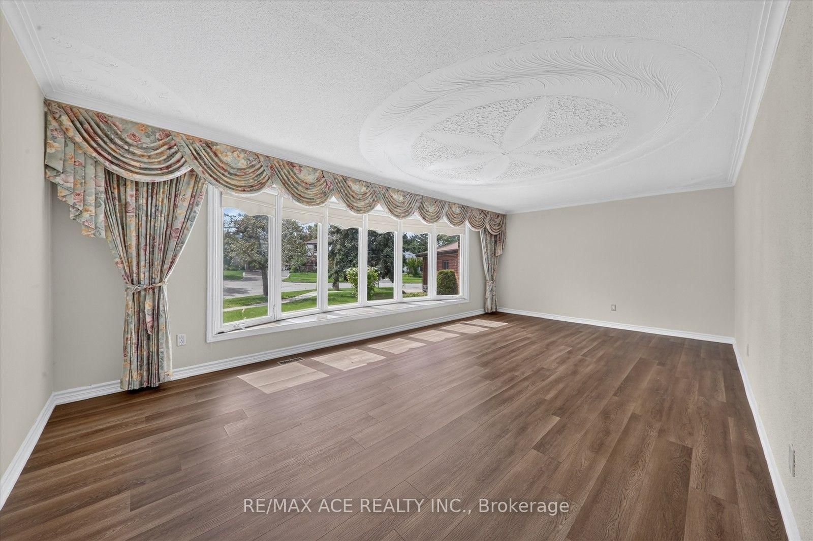 3 Pipestone Place • Toronto, ON photo 11