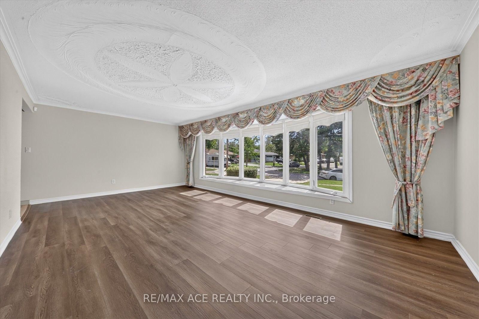 3 Pipestone Place • Toronto, ON photo 12