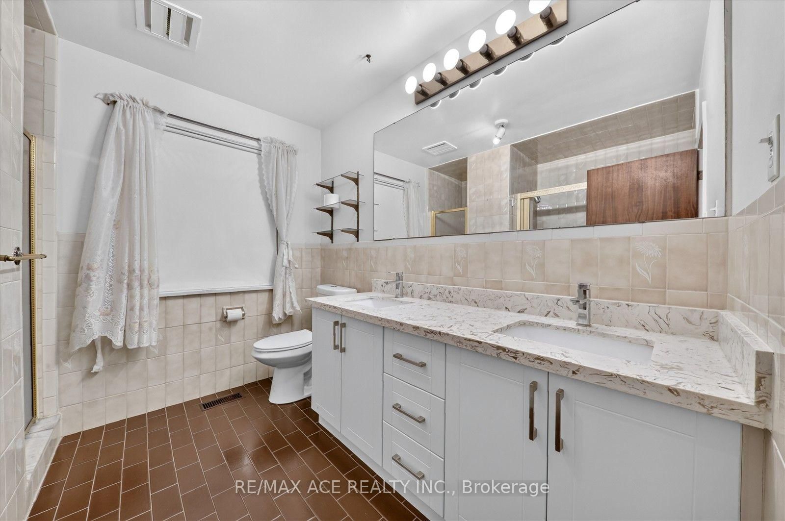 3 Pipestone Place • Toronto, ON photo 17