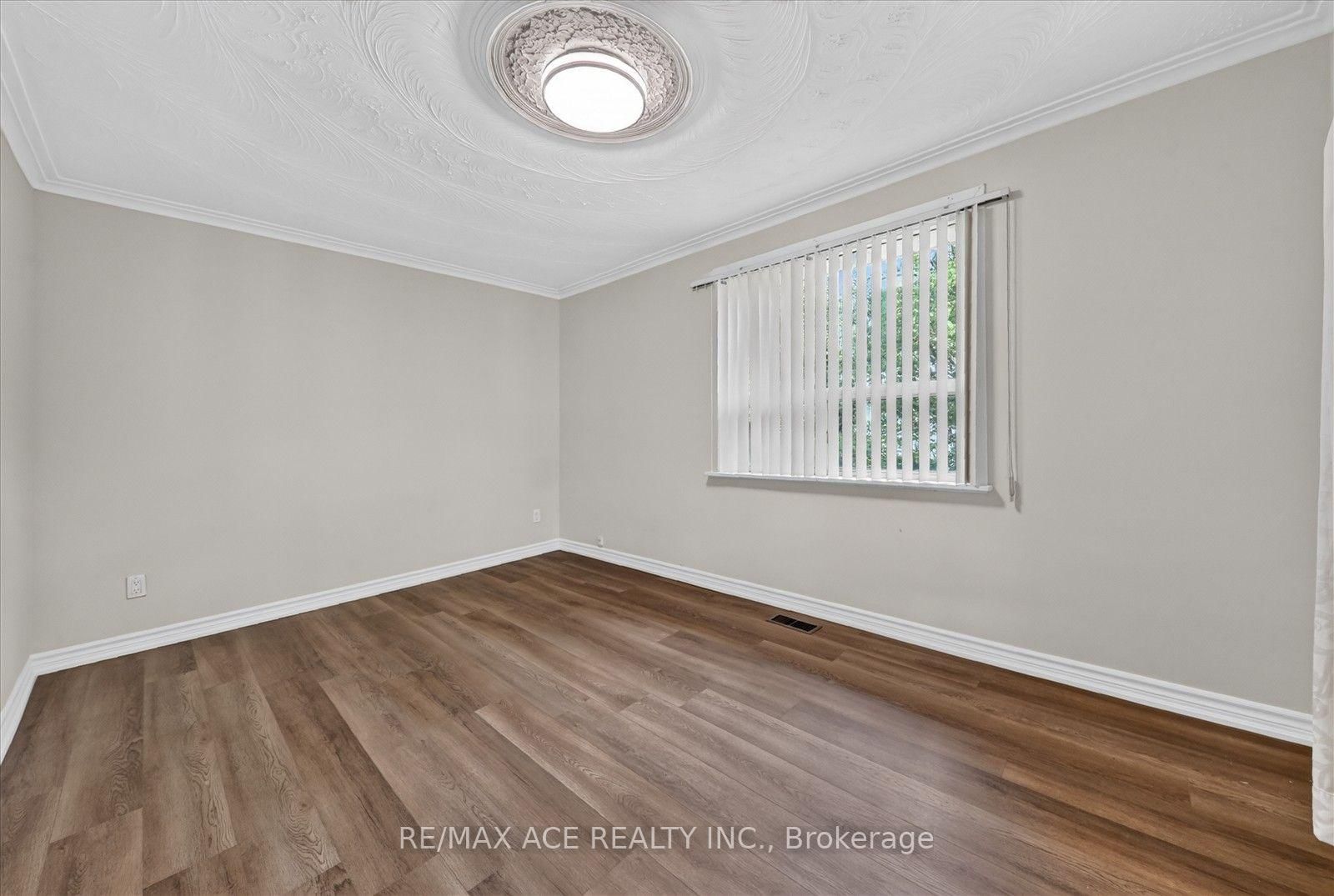 3 Pipestone Place • Toronto, ON photo 9