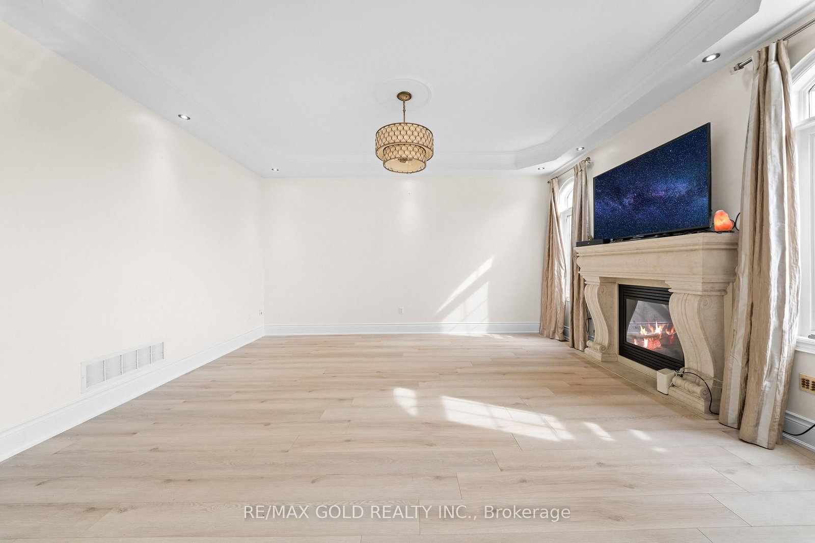 155 Bellchase Trail • Brampton, ON photo 12