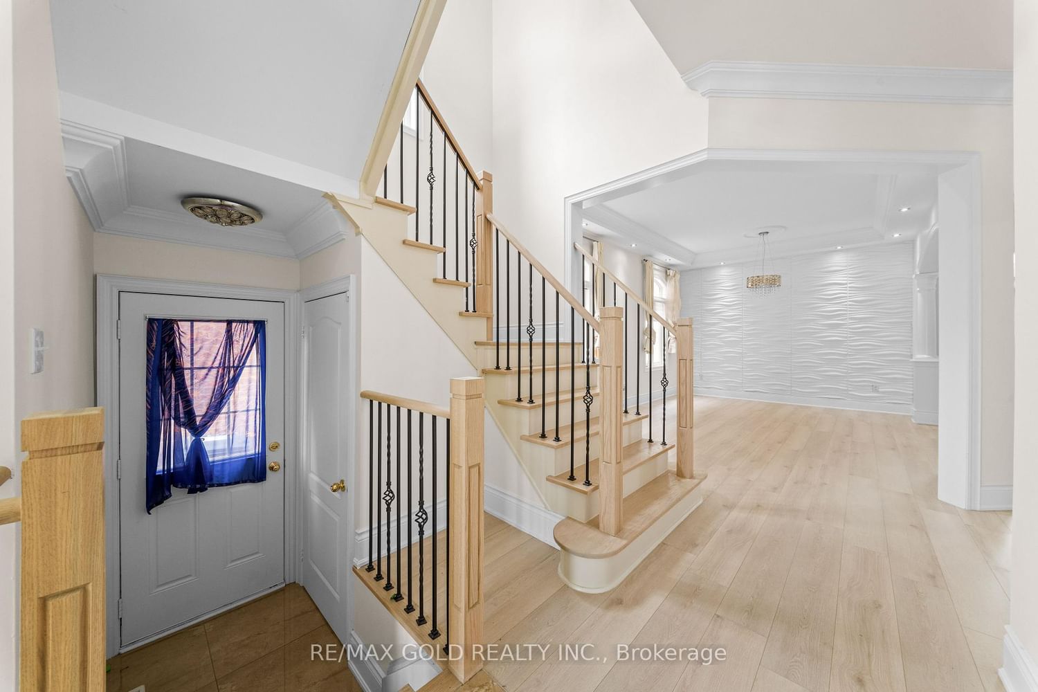 155 Bellchase Trail • Brampton, ON photo 4