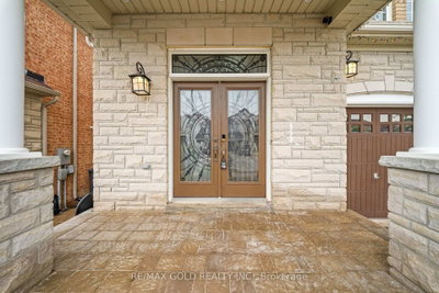 155 Bellchase Trail • Brampton, ON photo 5