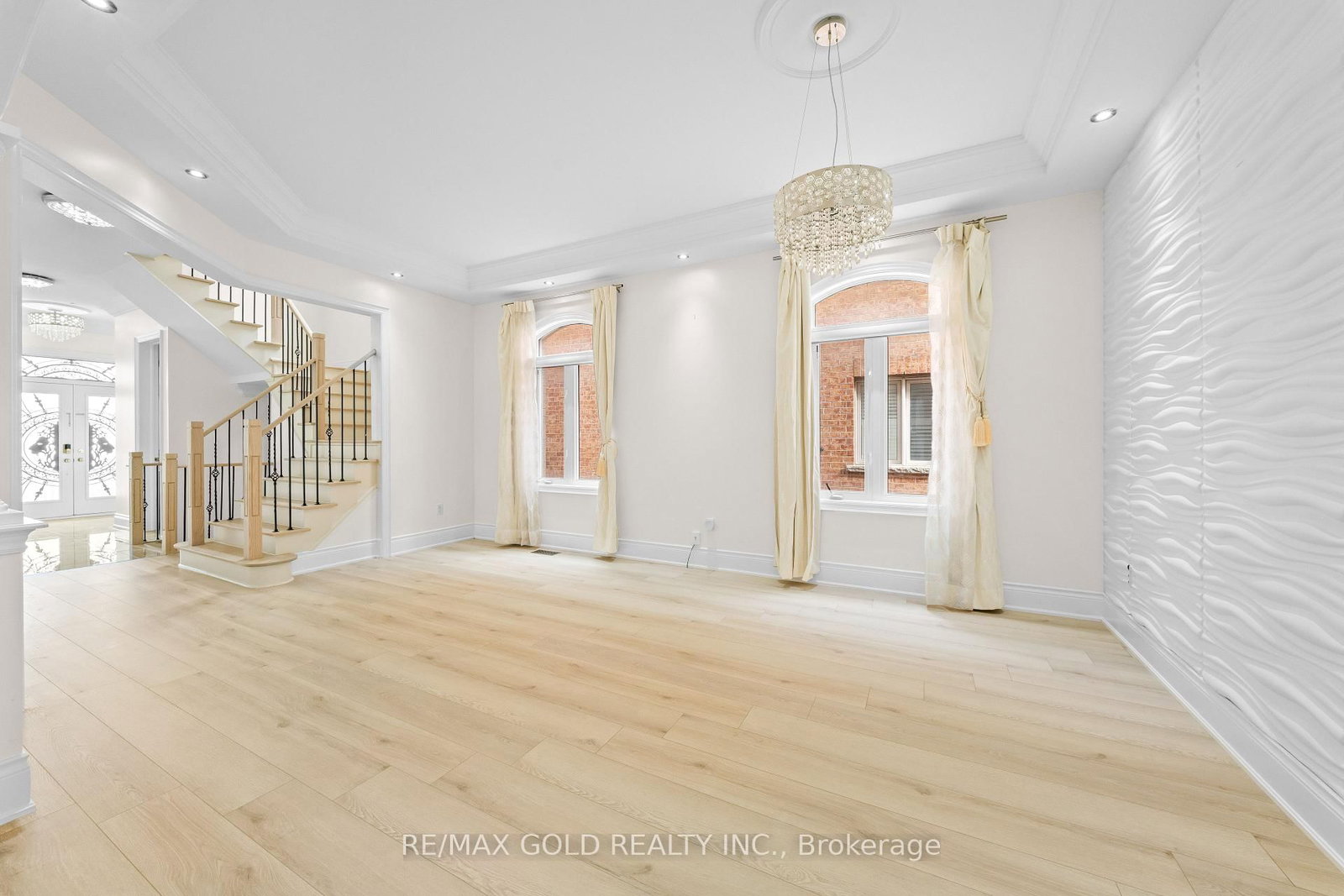 155 Bellchase Trail • Brampton, ON photo 6