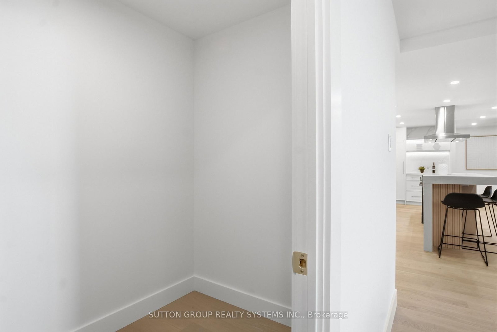 812 Burnhamthorpe Road • #1504 • Toronto, ON photo 10