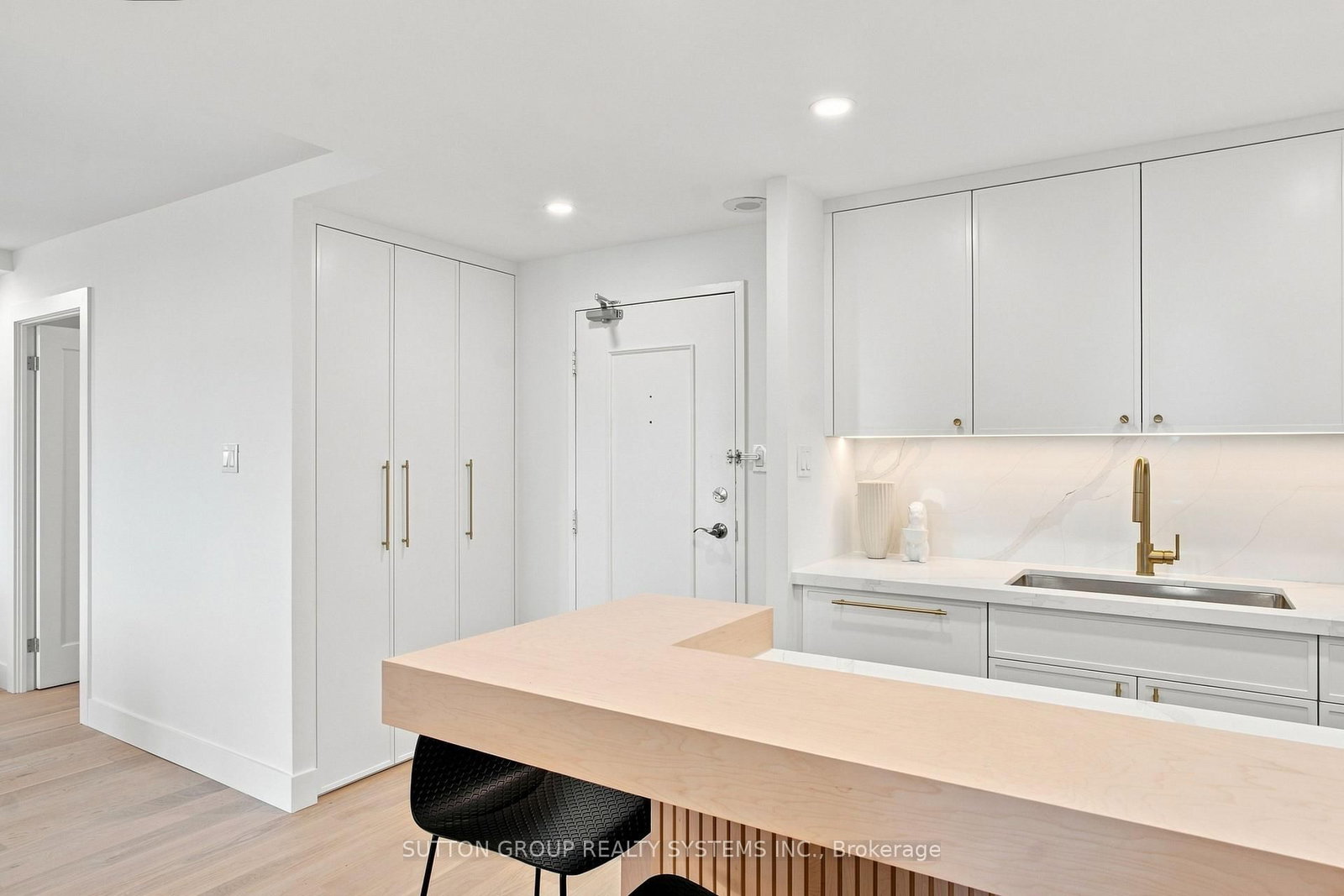 812 Burnhamthorpe Road • #1504 • Toronto, ON photo 11