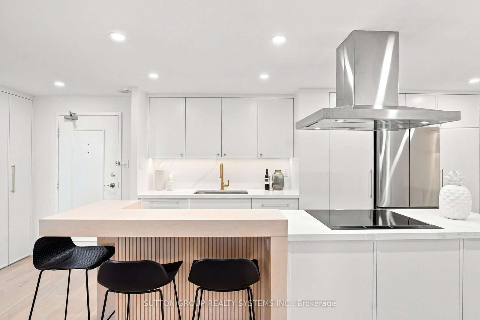 812 Burnhamthorpe Road • #1504 • Toronto, ON photo 12