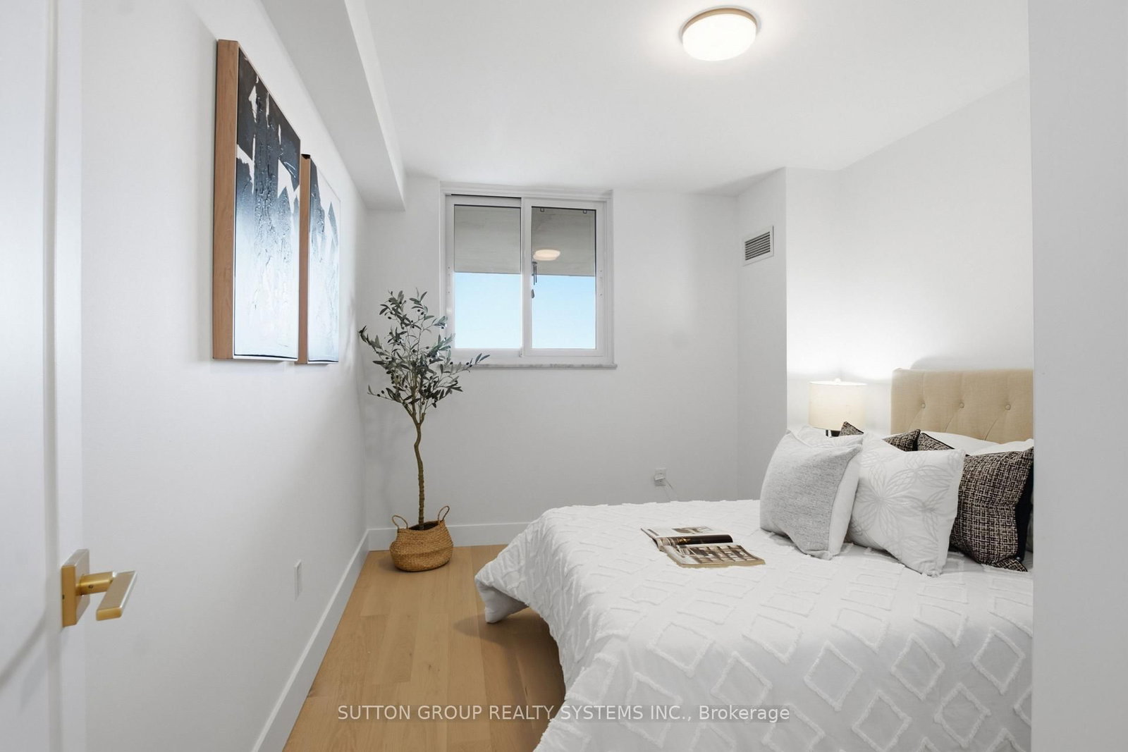 812 Burnhamthorpe Road • #1504 • Toronto, ON photo 26