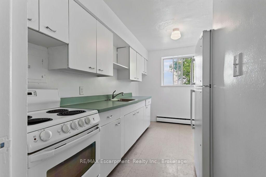 402 - 2393 New Street, Burlington 5
