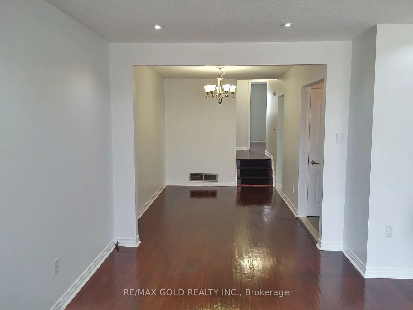 7 Forsythia Brampton,ON L6T 2G2 — Photo 5